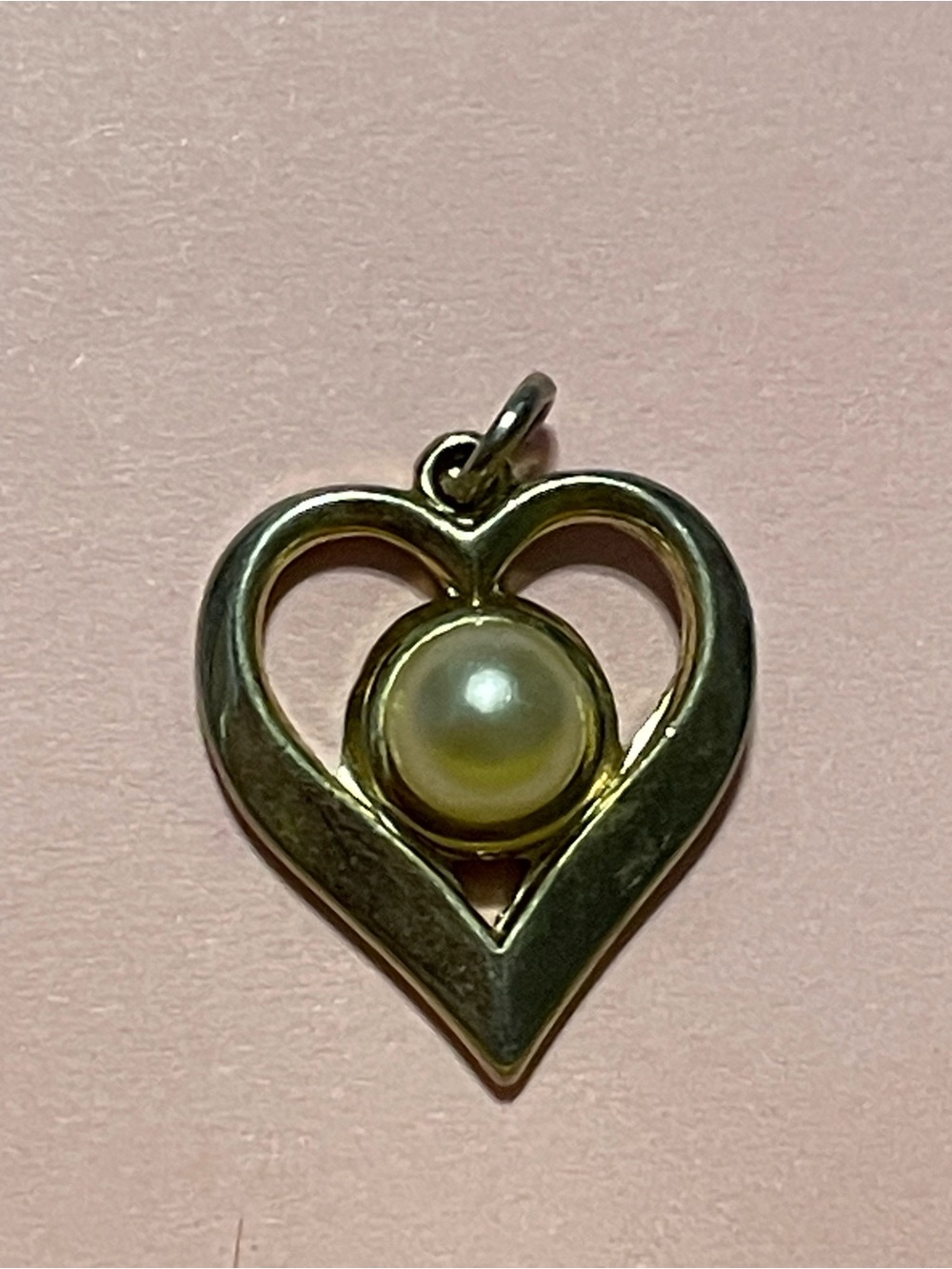 Vintage Gold Tone Faux Pearl Heart Pendant #0290